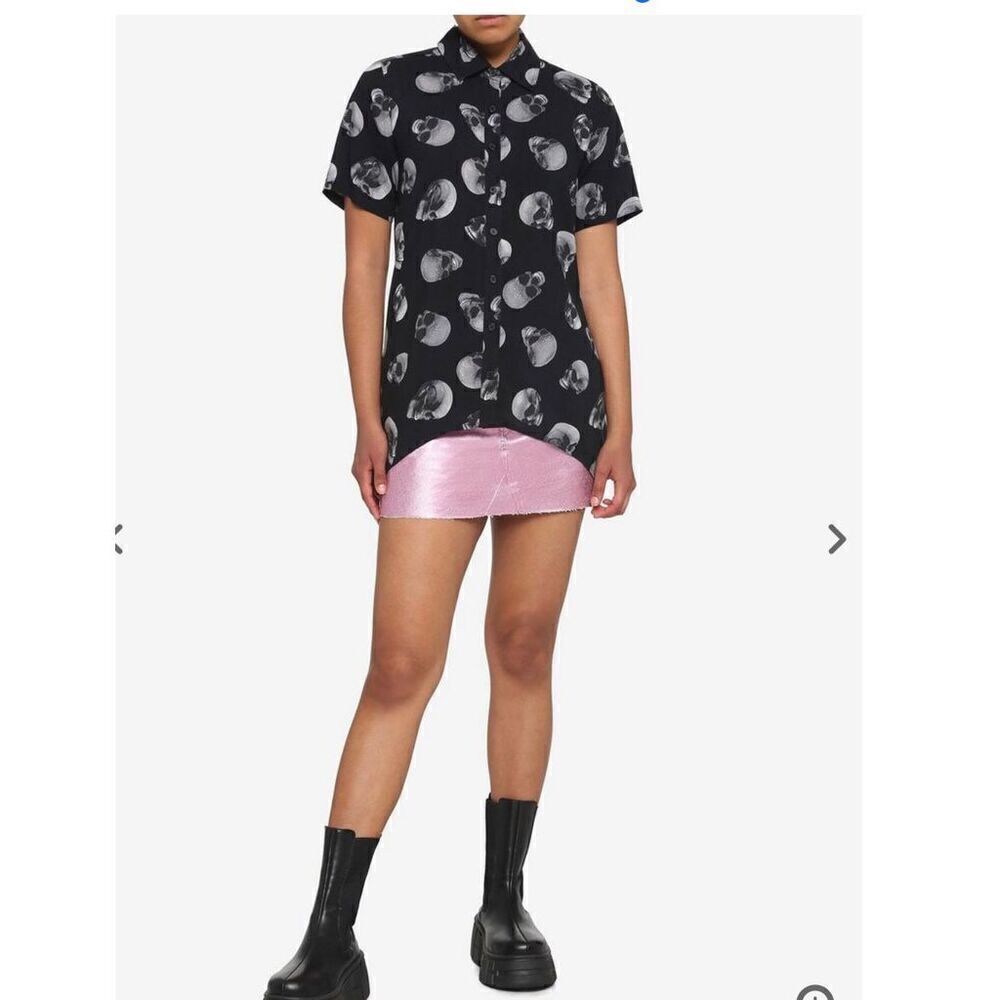 Hot Topic Skull Shark Bite Girls Woven Button-Up Side Medium